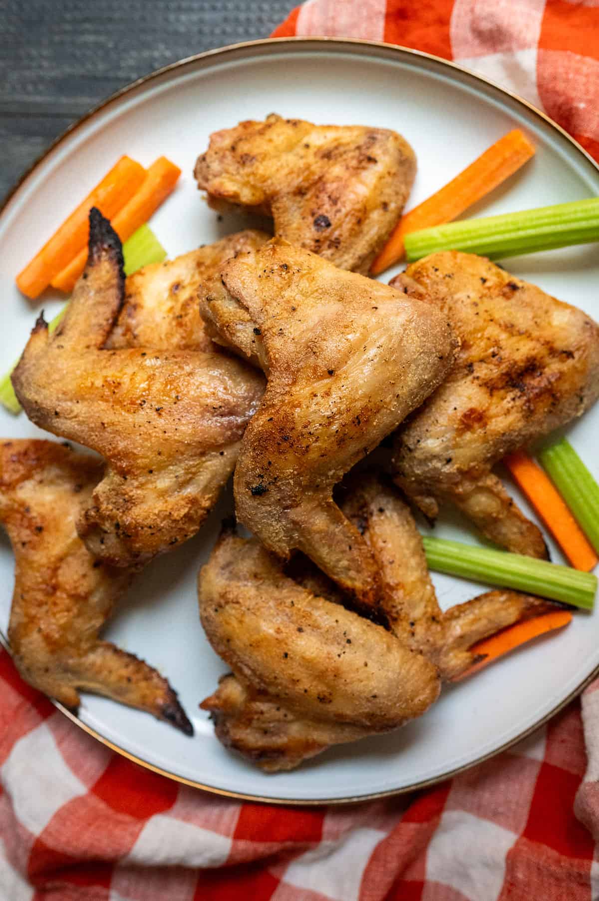 The Secret to Crispy Grilled Chicken Wings: Baking Powder & Foolproof Method
